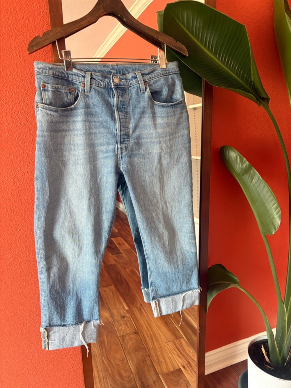 Levi's Light Wash 501 Straight Leg Women's Jeans 32 W 26 L Raw Hem Button Fly